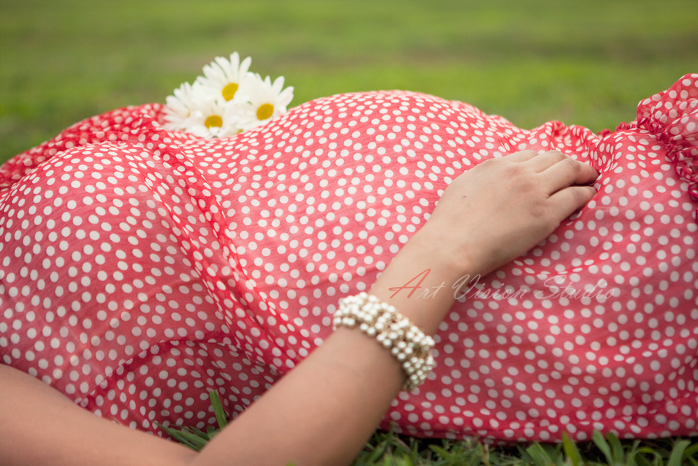 Greenwich CT pregnancy photography - Mommy-to-be photos in Stamford, CT
